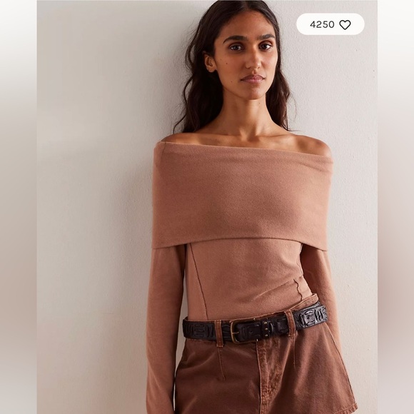 NWOT $58 We the Free Iris Layering Top - Picture 2 of 4